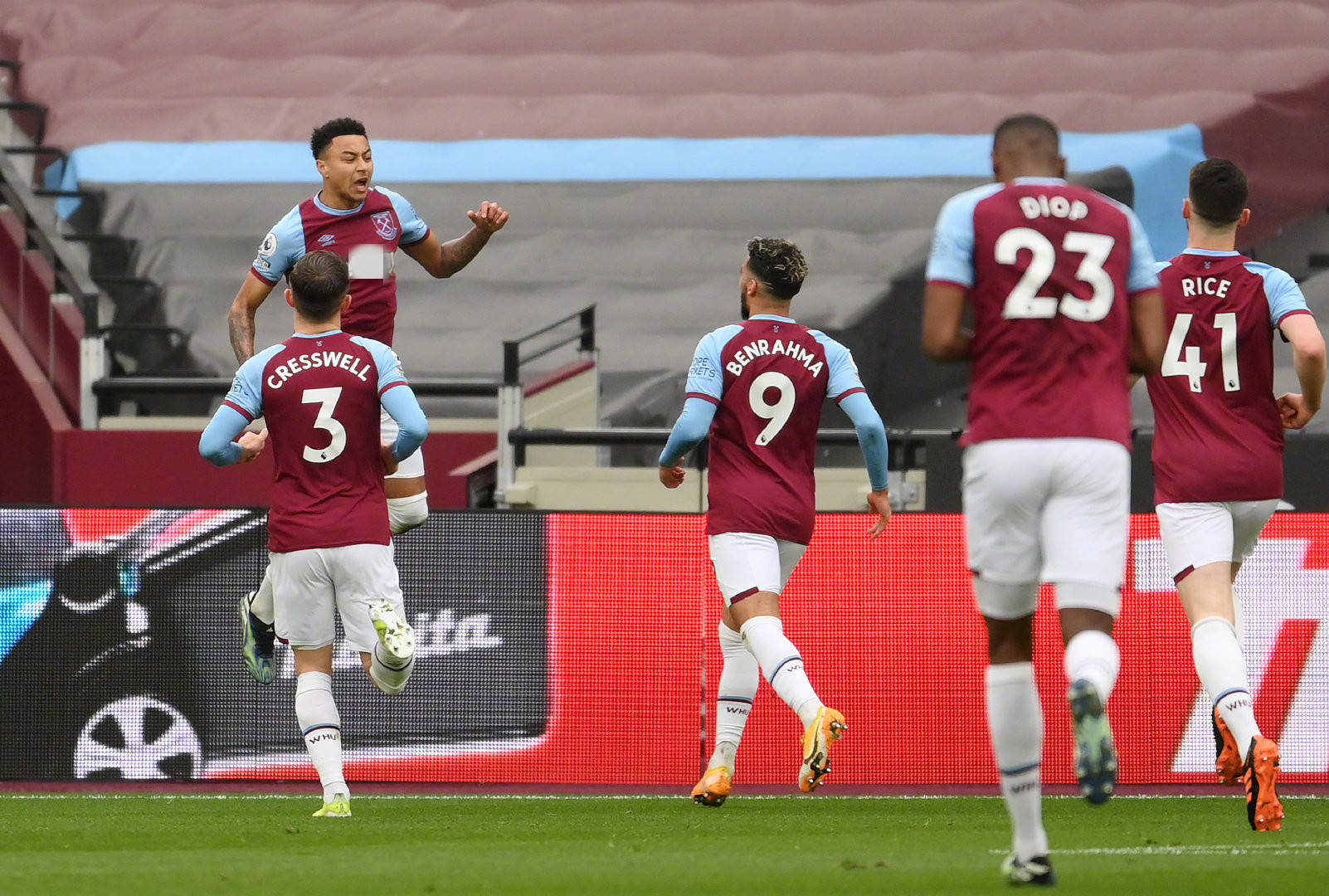 把年轻球员 把年轻球员