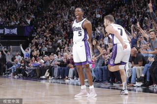 持高水准的 持高水准的